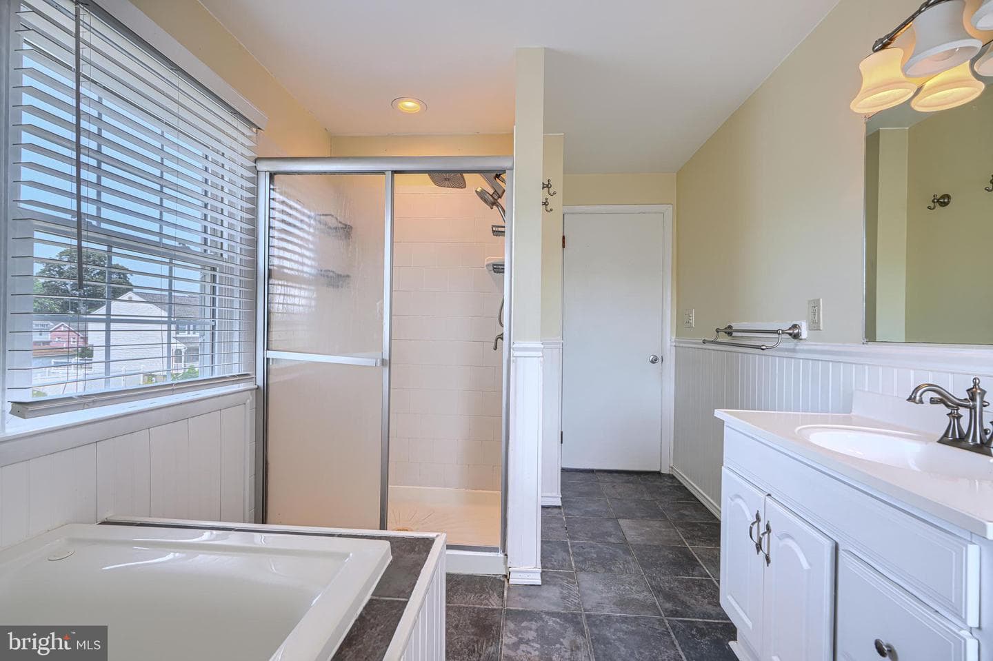 559 Fairmount photo 27