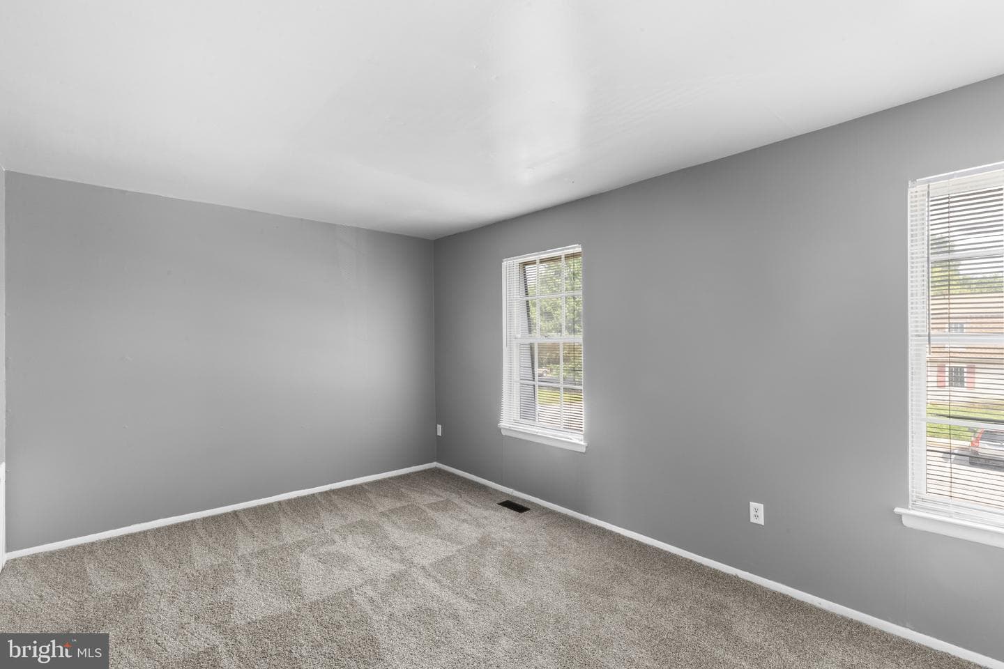 1809 Falcon Court photo 12
