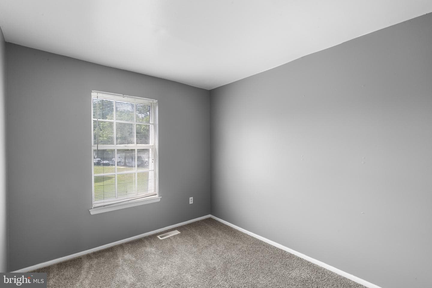 1809 Falcon Court photo 19