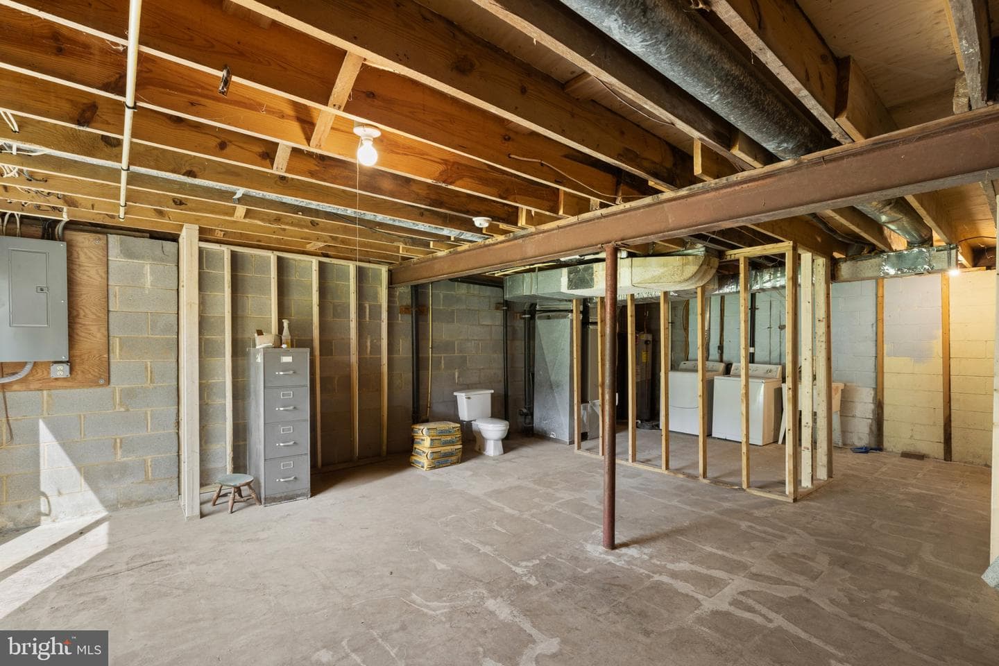1809 Falcon Court photo 23