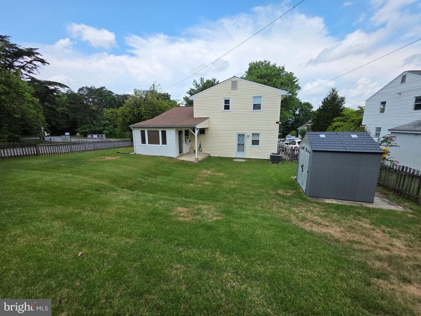 327 Ardmore Road photo 6