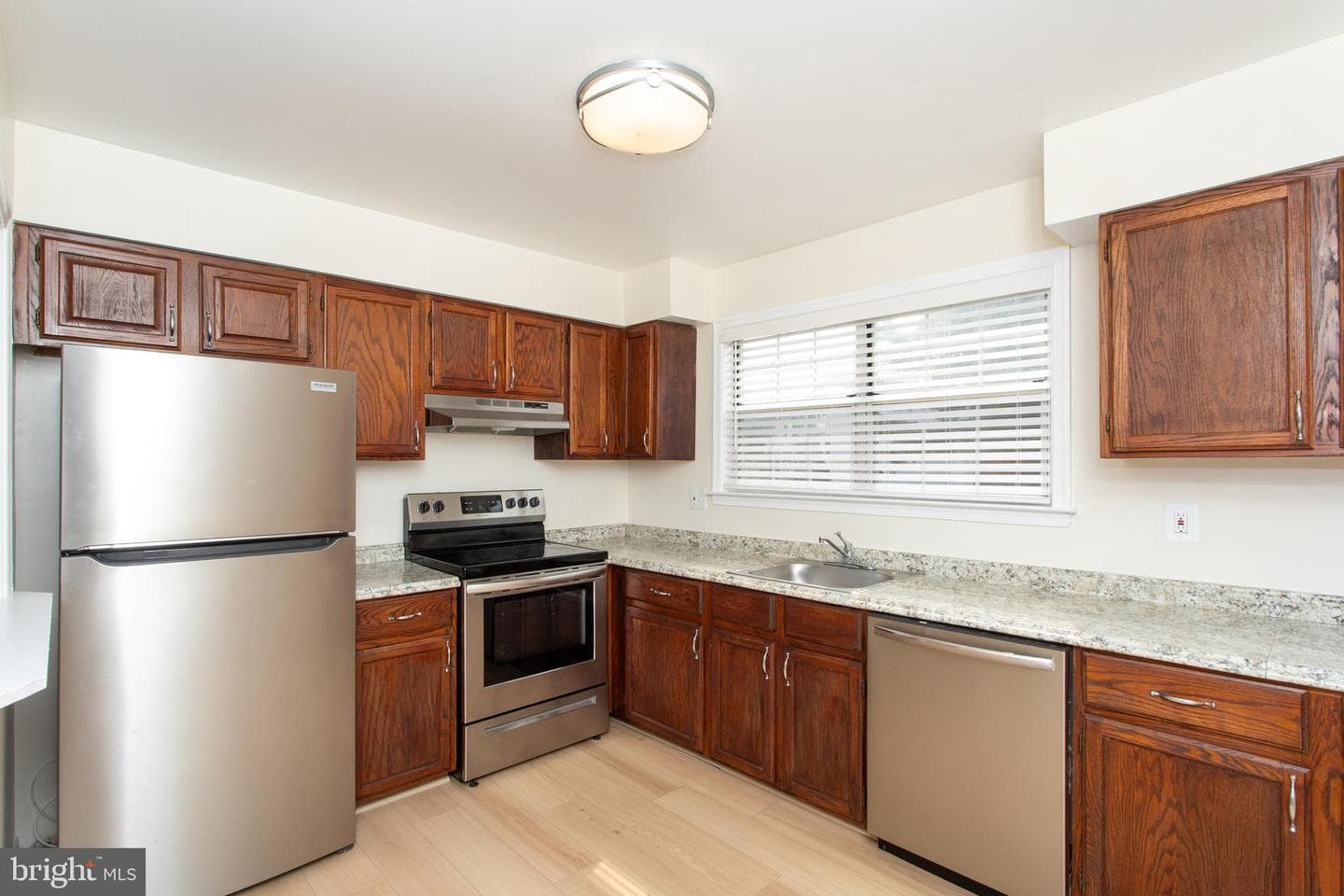 230 Sweet Pine Drive photo 3