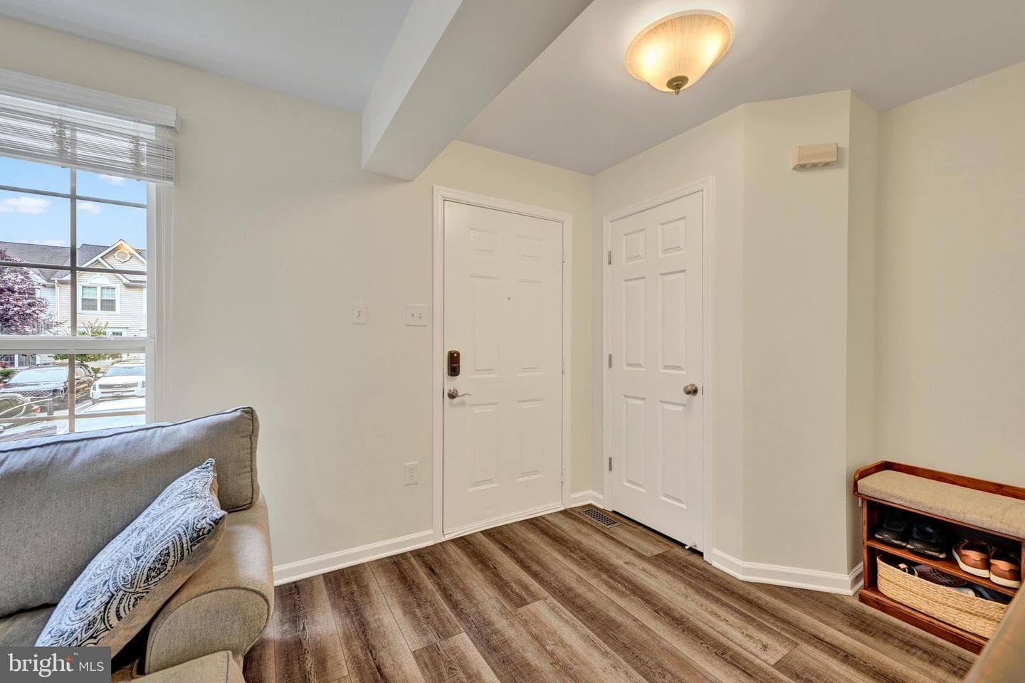 718 Horse Chestnut Court photo 3