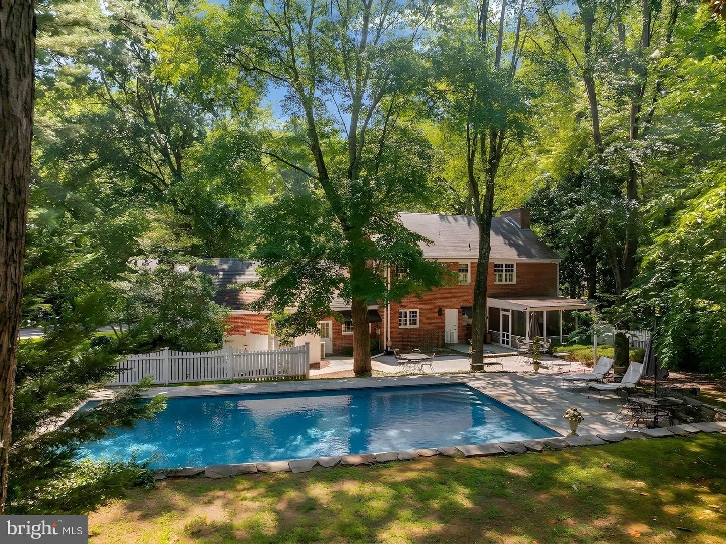 1218 Balfour Drive photo 5