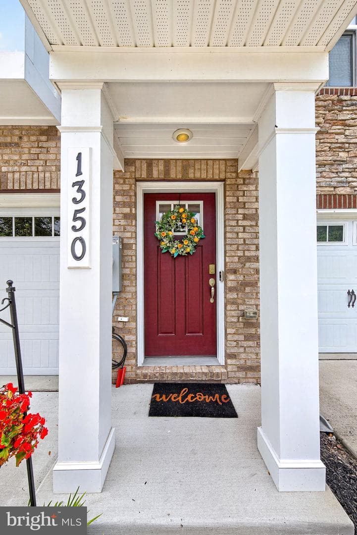 1350 Hawk Hollow Drive photo 4