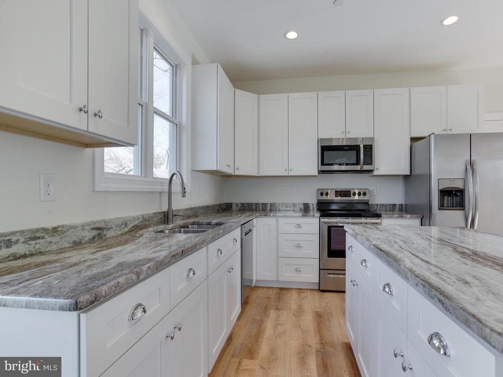 1102 Collison Road photo 6