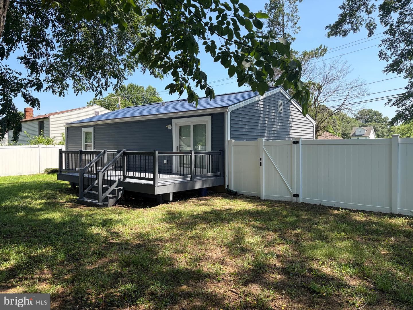 7670 Spencer Road photo 4