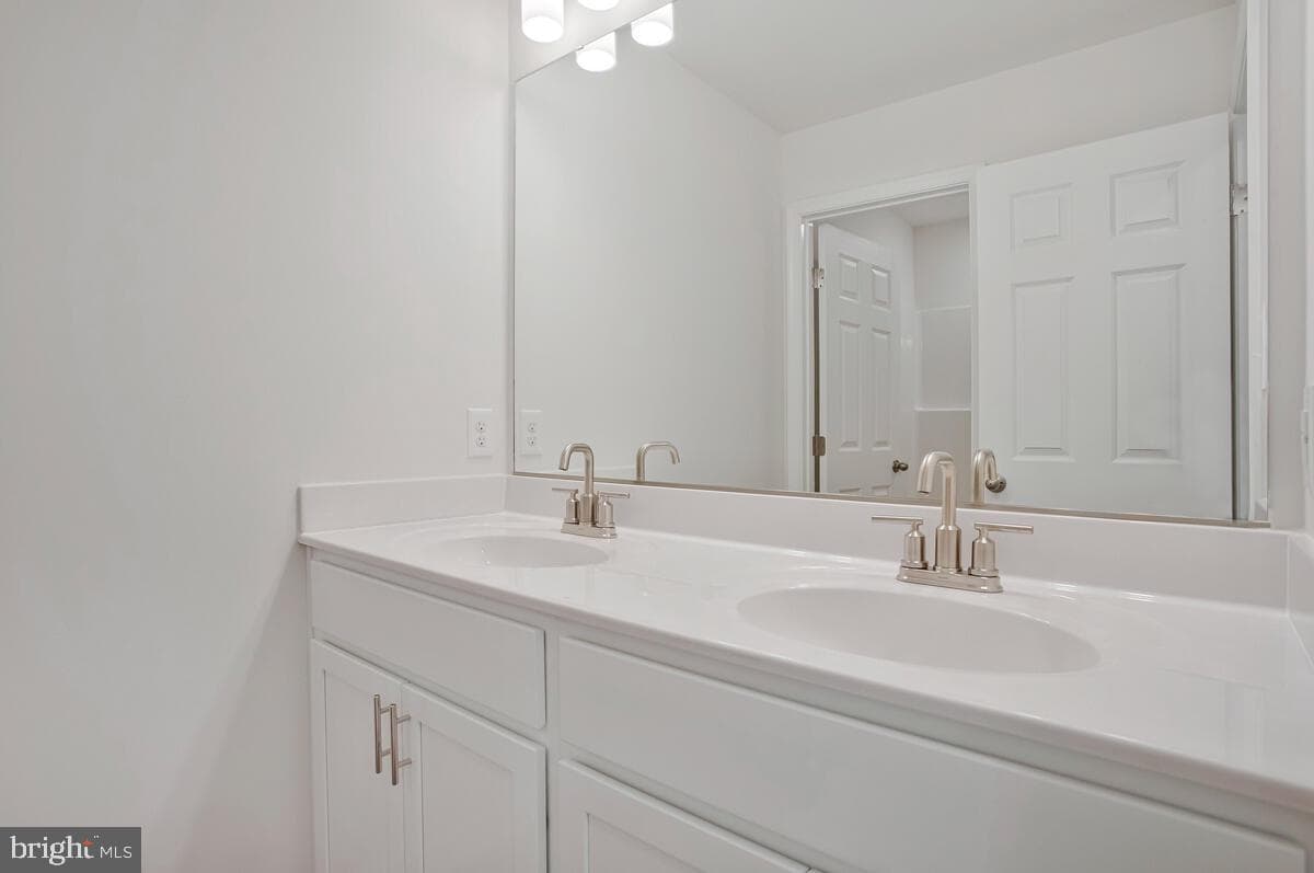 1237 Spruce Avenue photo 49
