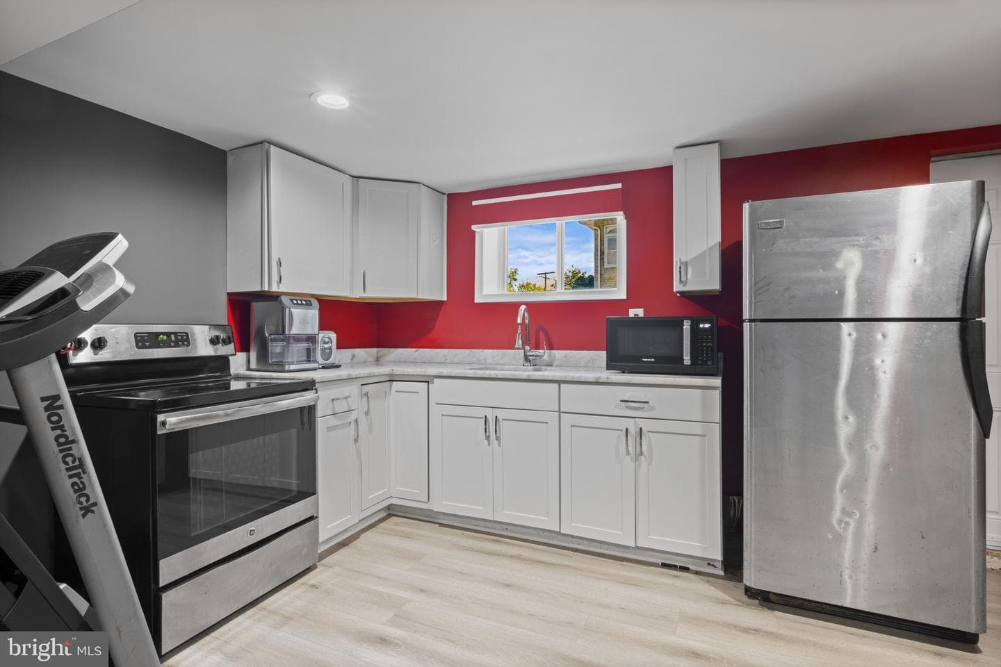 113 W Edgevale Road photo 33