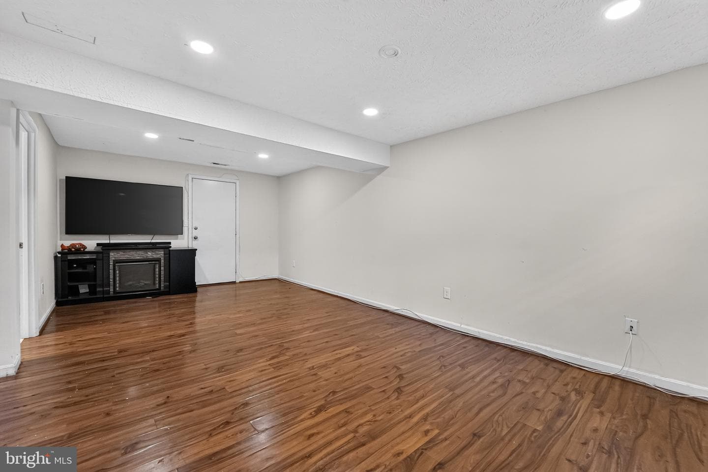 7562 Greenknoll Court photo 20