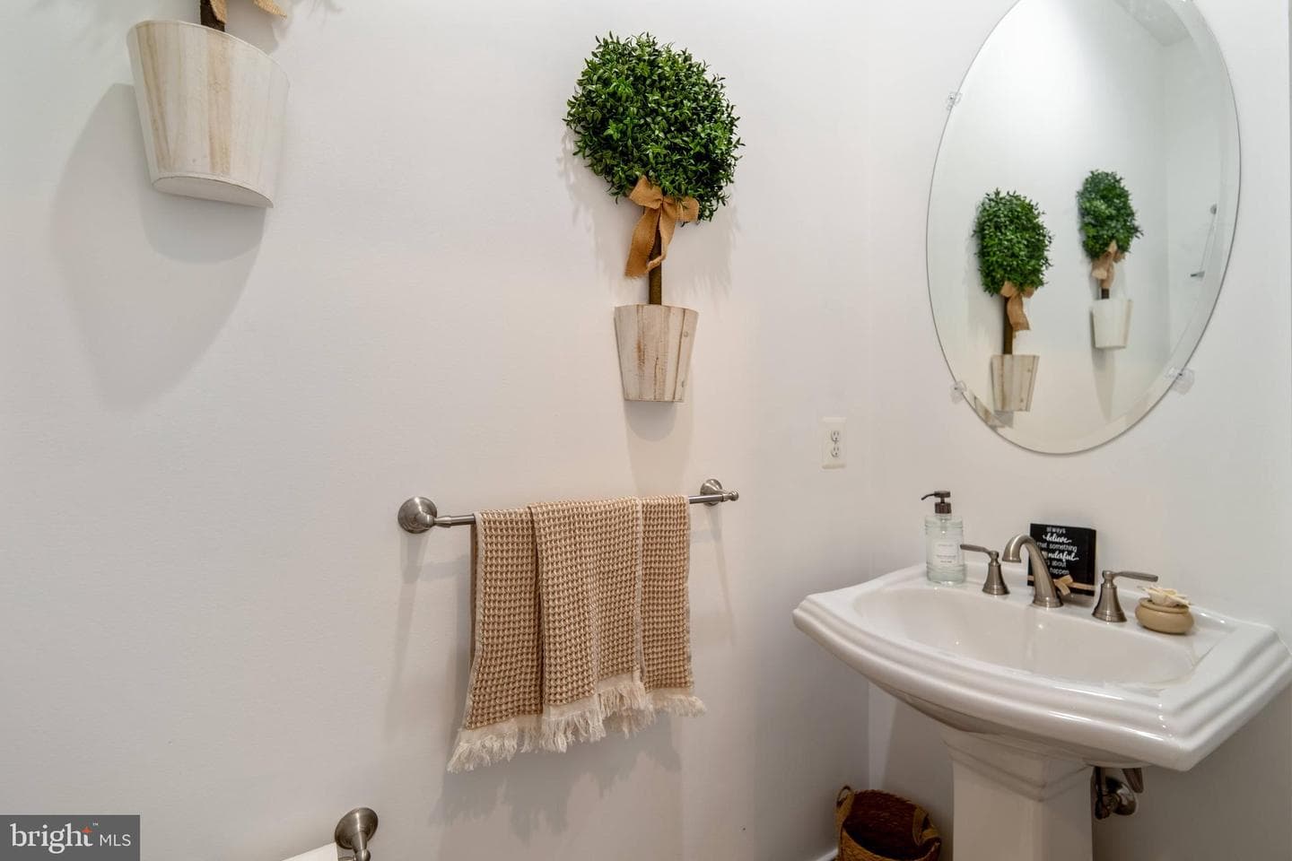 1536 Yellow Sand Lane photo 34