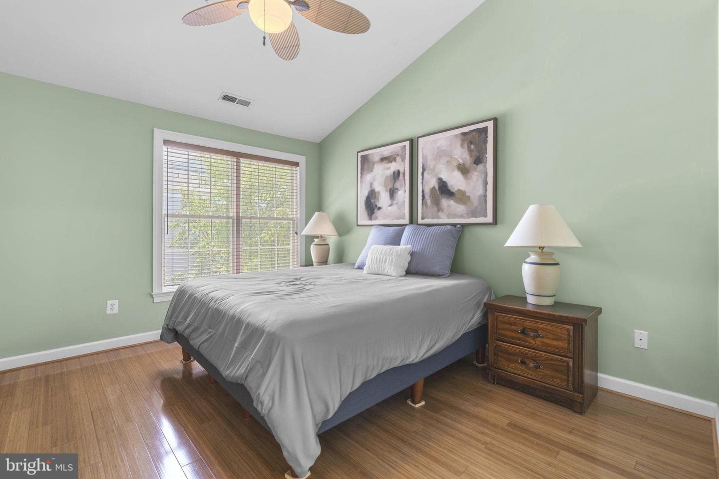 2023 Compton Court photo 15