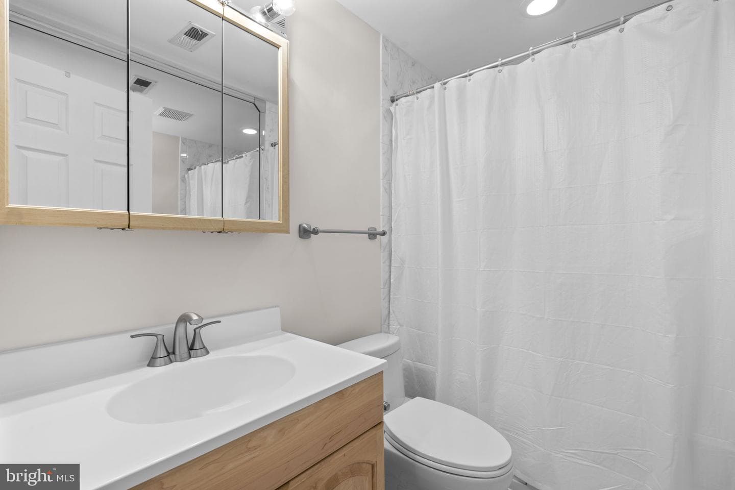 2023 Compton Court photo 32