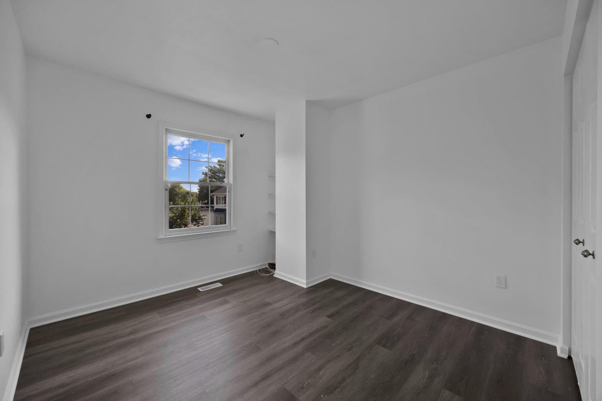 482 Watson Court photo 14