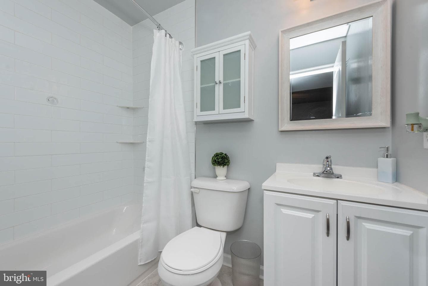 7746 Overhill Road photo 12