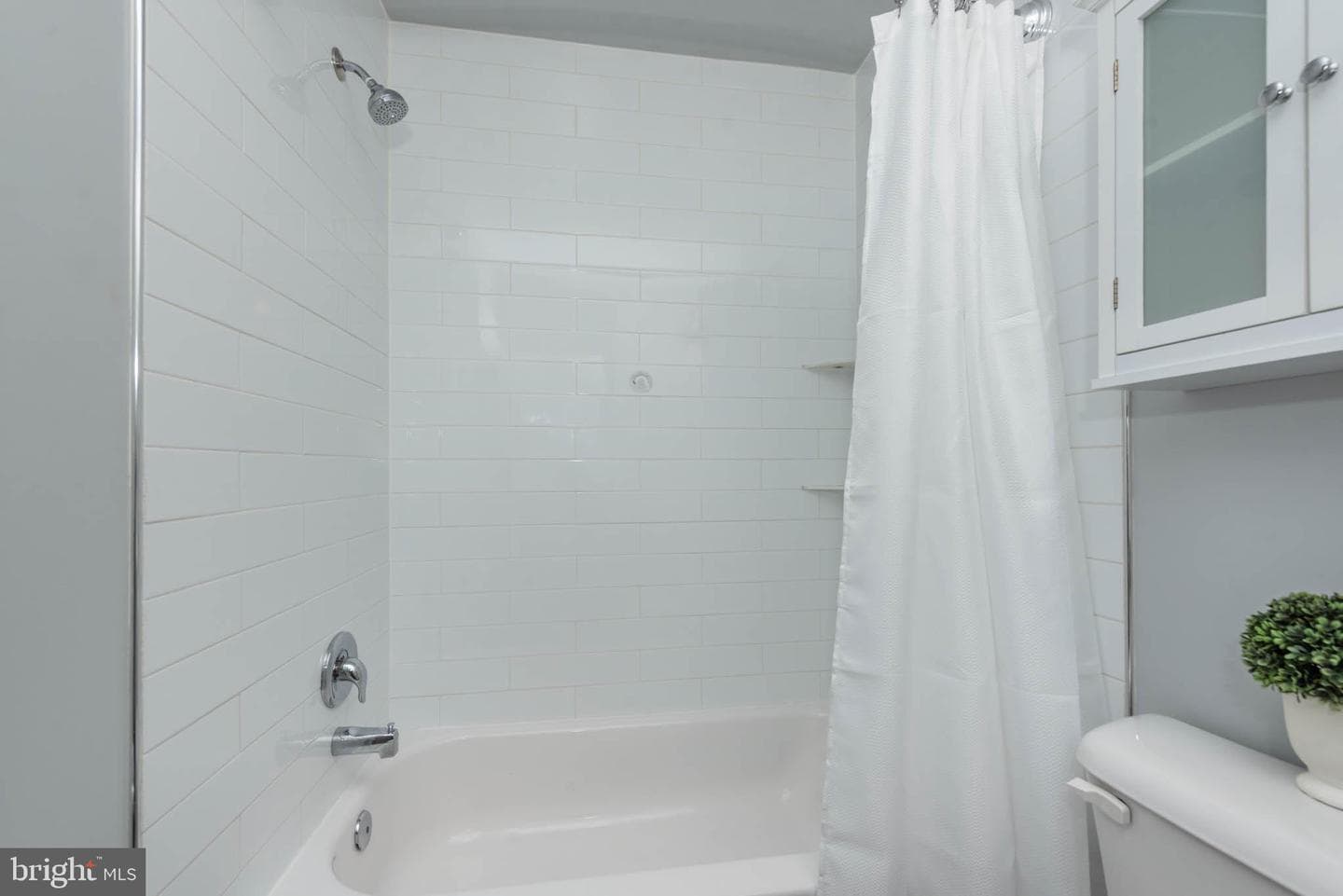7746 Overhill Road photo 30