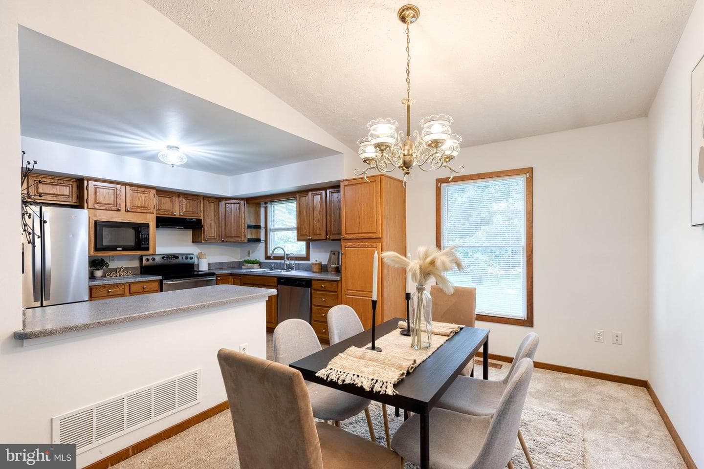1568 Colony Road photo 11