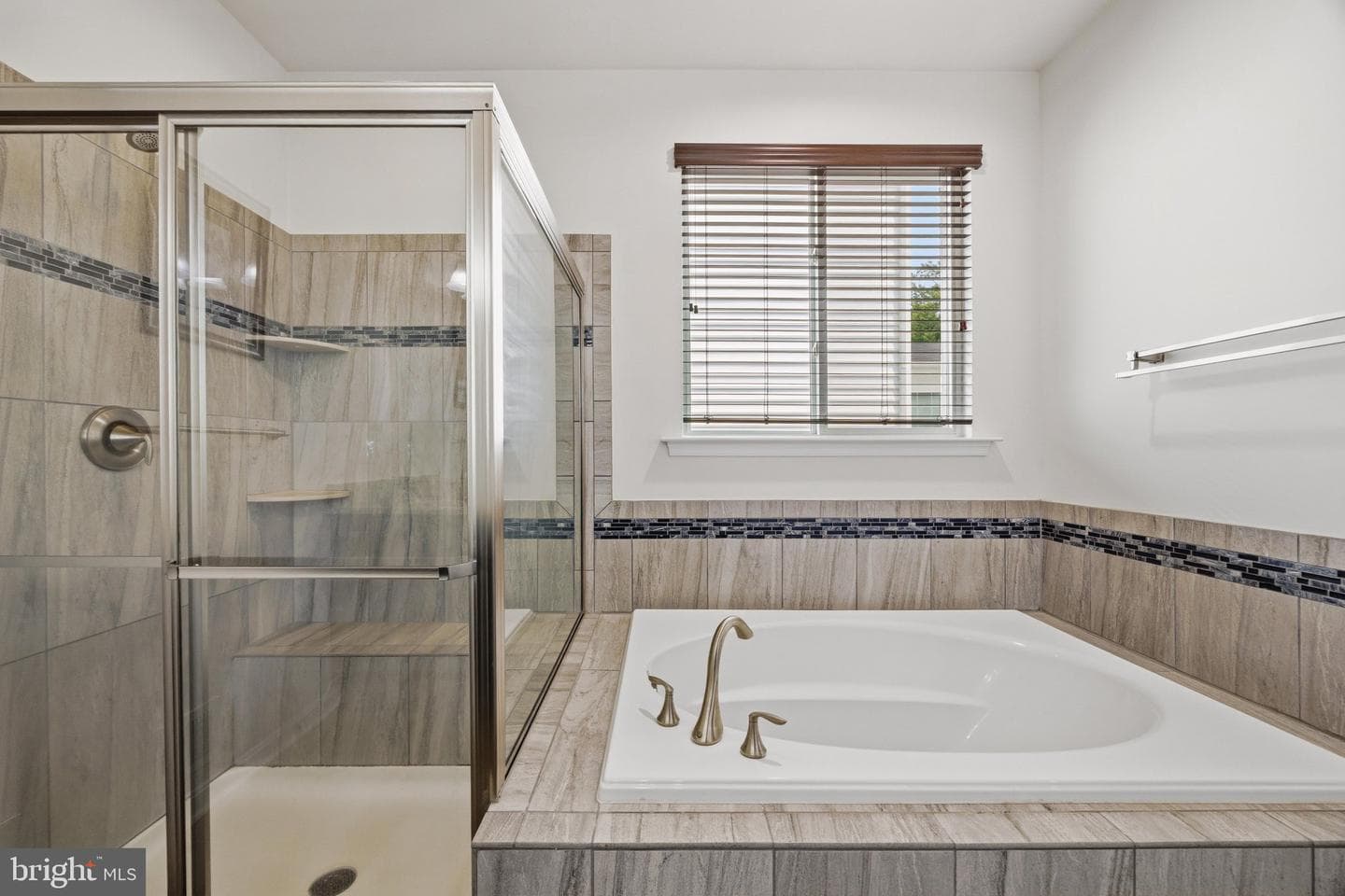 7976 Meridian Drive photo 23