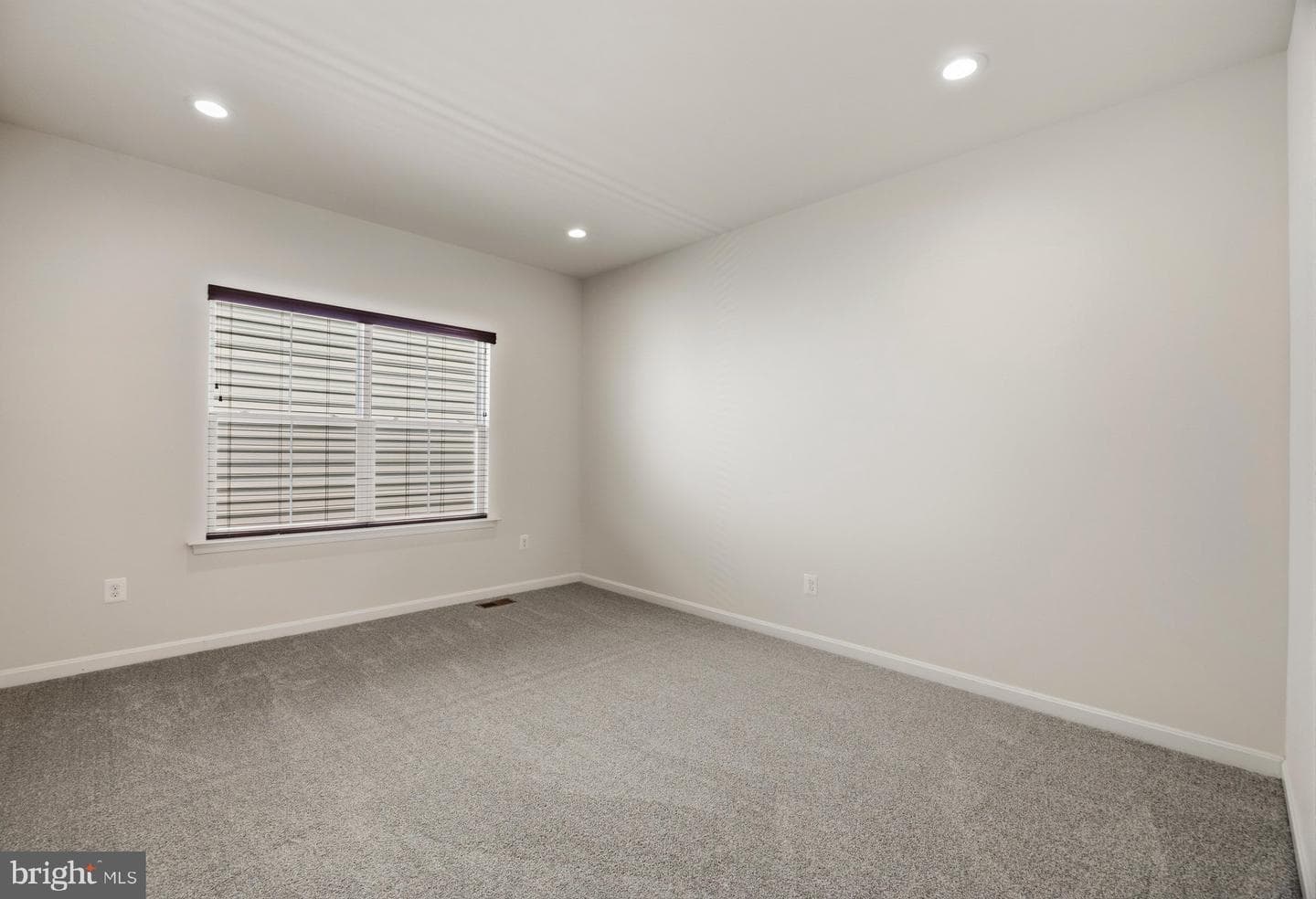 7976 Meridian Drive photo 32