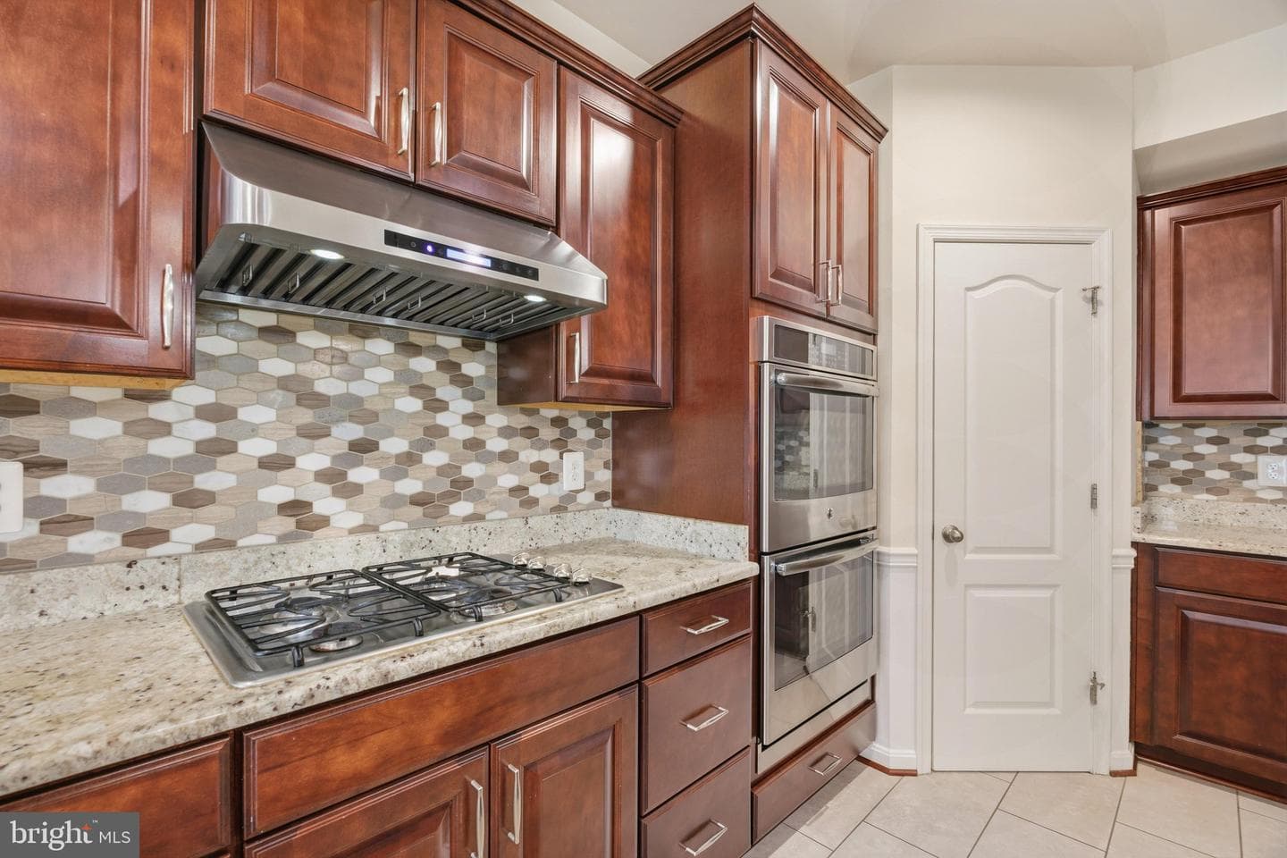 7976 Meridian Drive photo 6