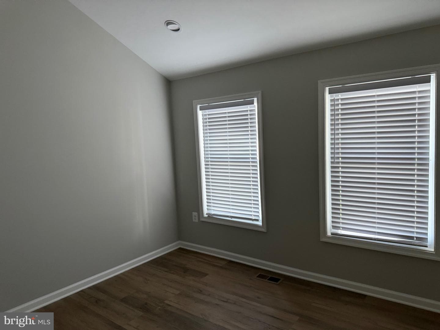 715 Fernhill Road photo 6