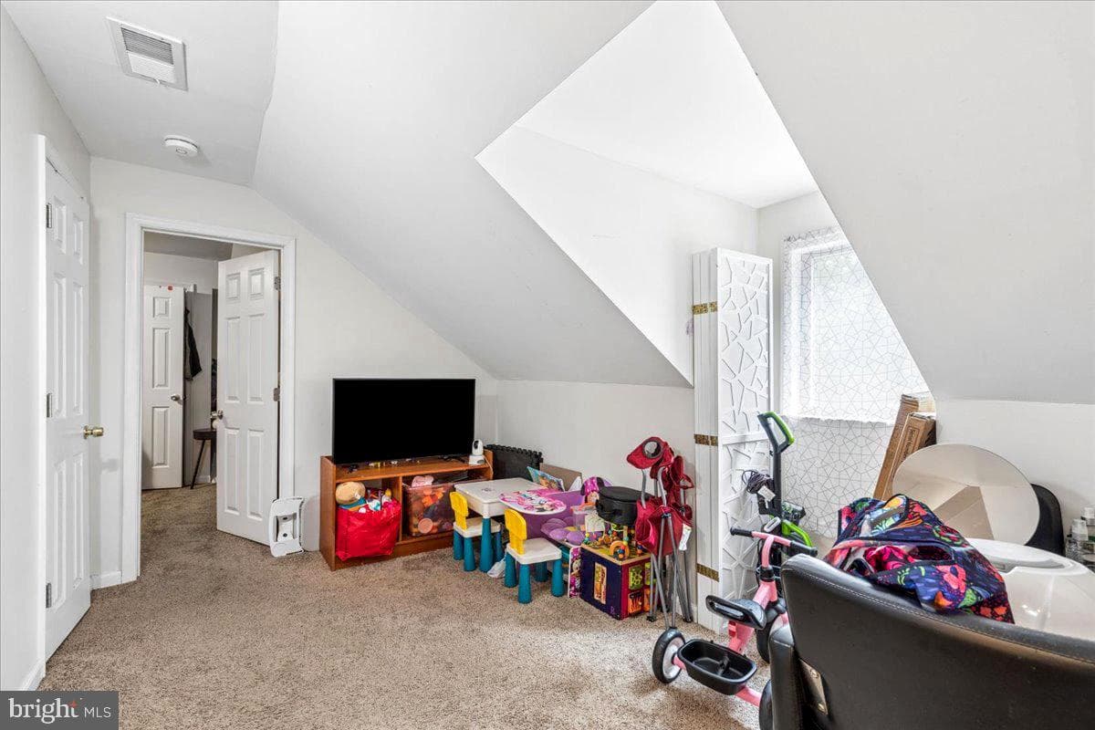 423 Shetlands Lane photo 29