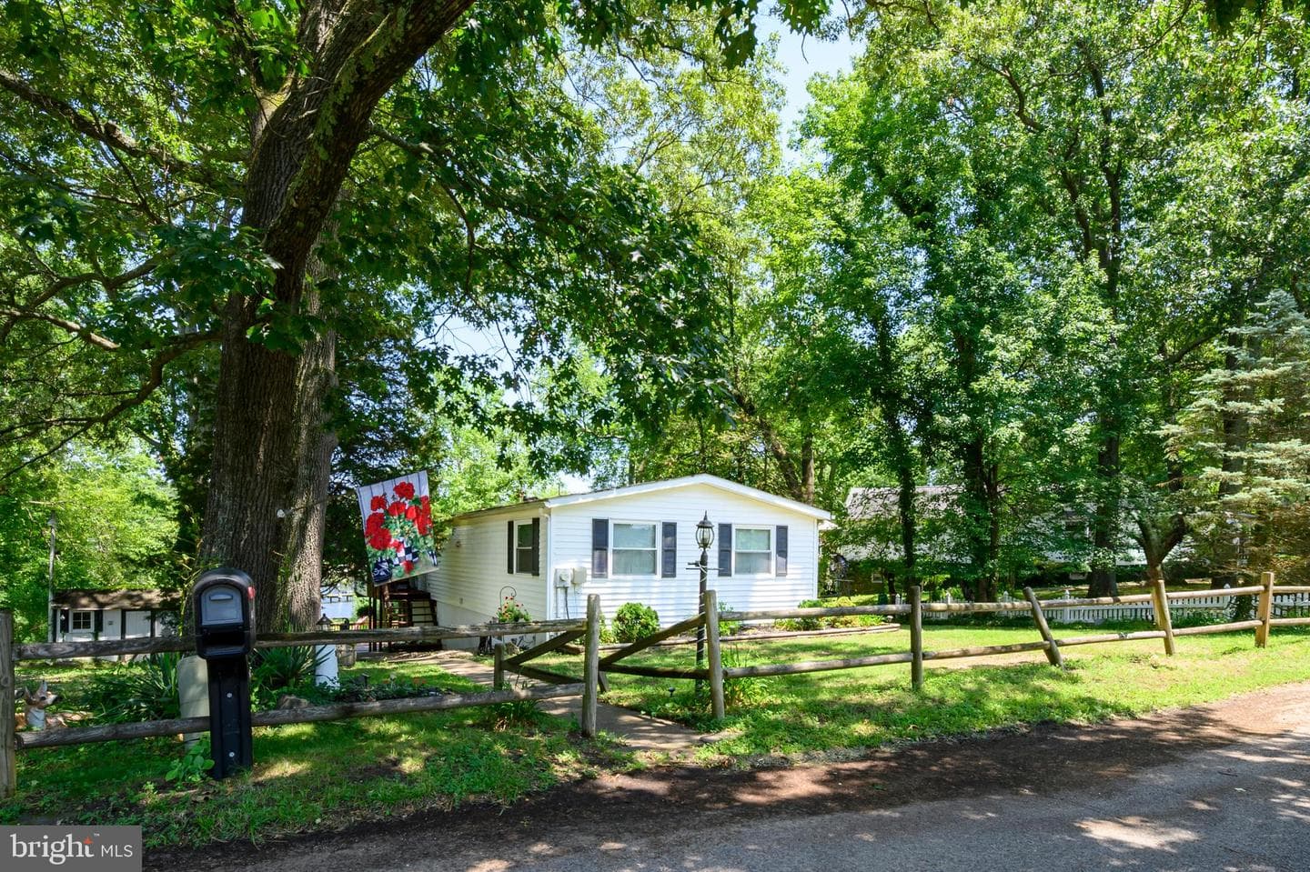 441 New York Avenue photo 1