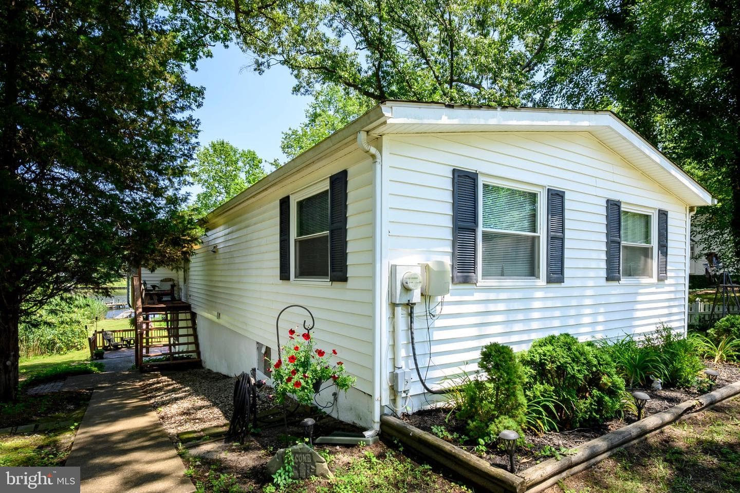 441 New York Avenue photo 3