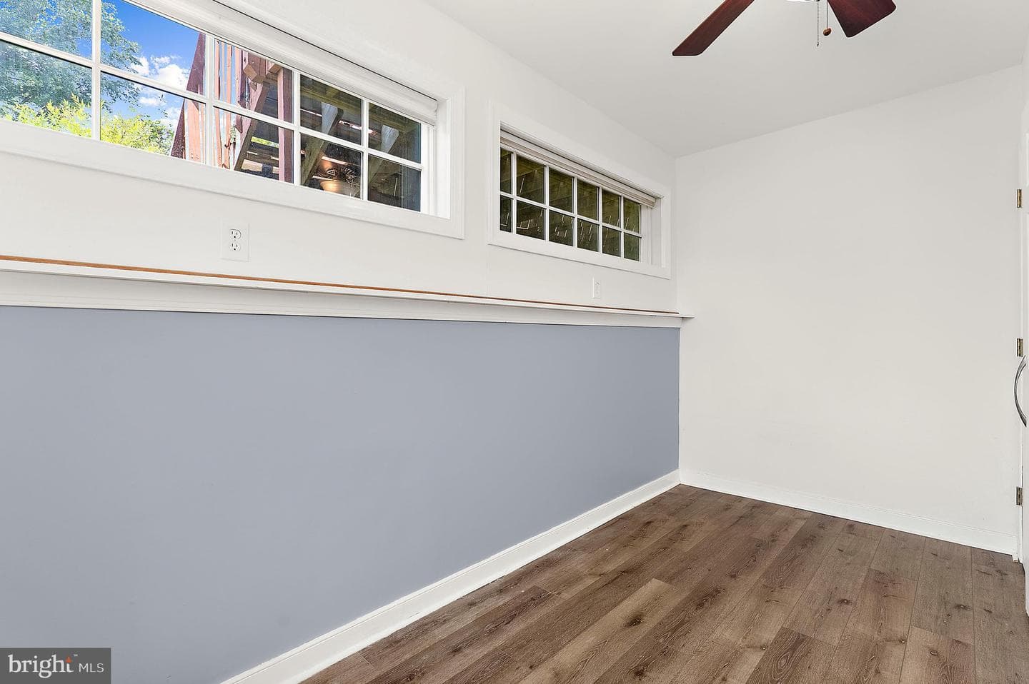 3443 S River Terrace photo 28