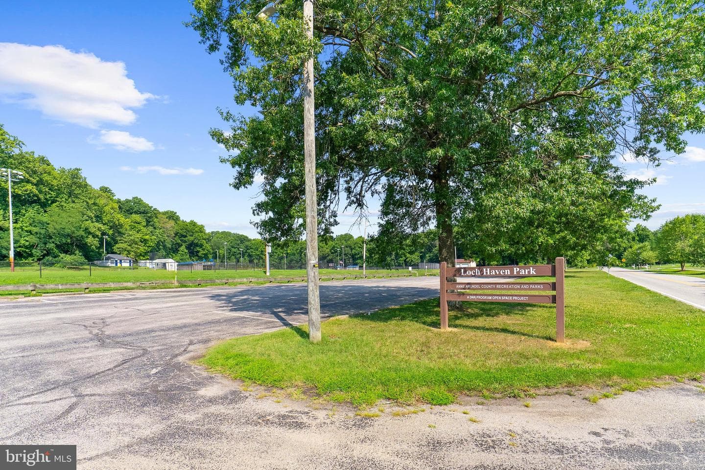 3443 S River Terrace photo 44