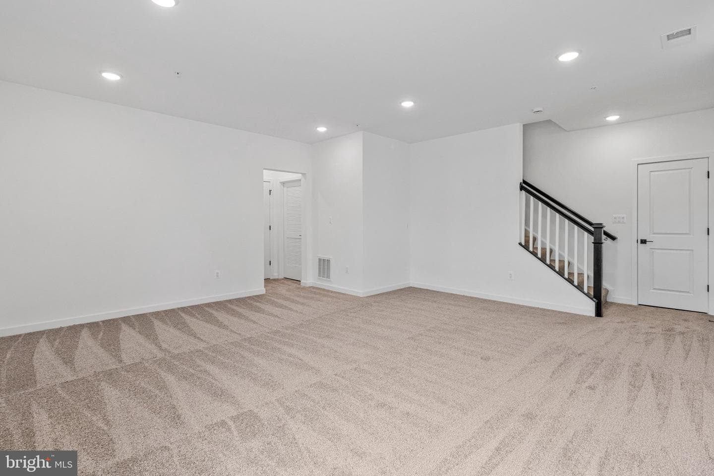 5719 Howard Drive photo 22