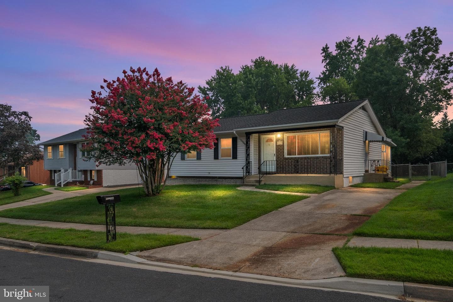 8245 Victoria Road photo 1