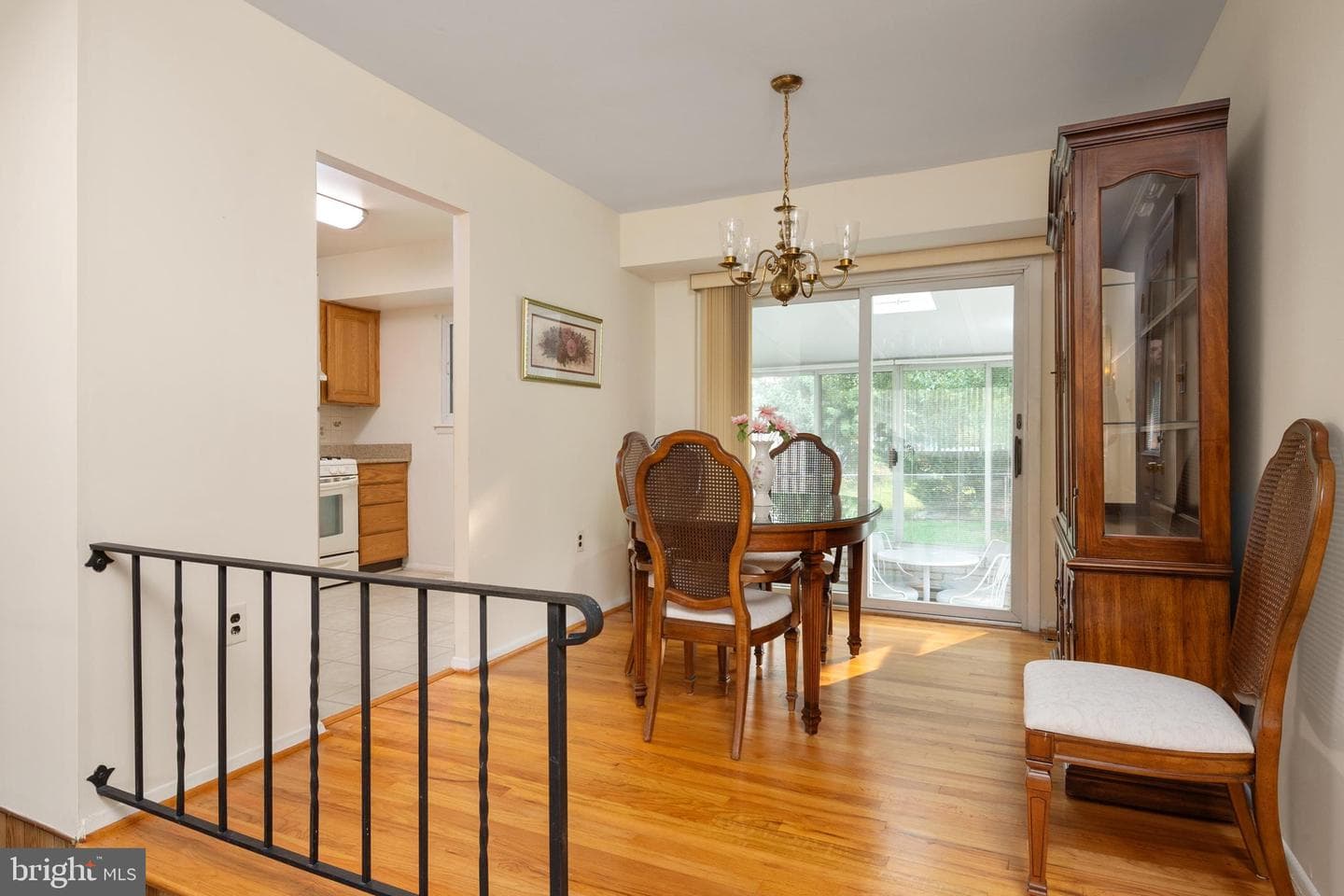8245 Victoria Road photo 14