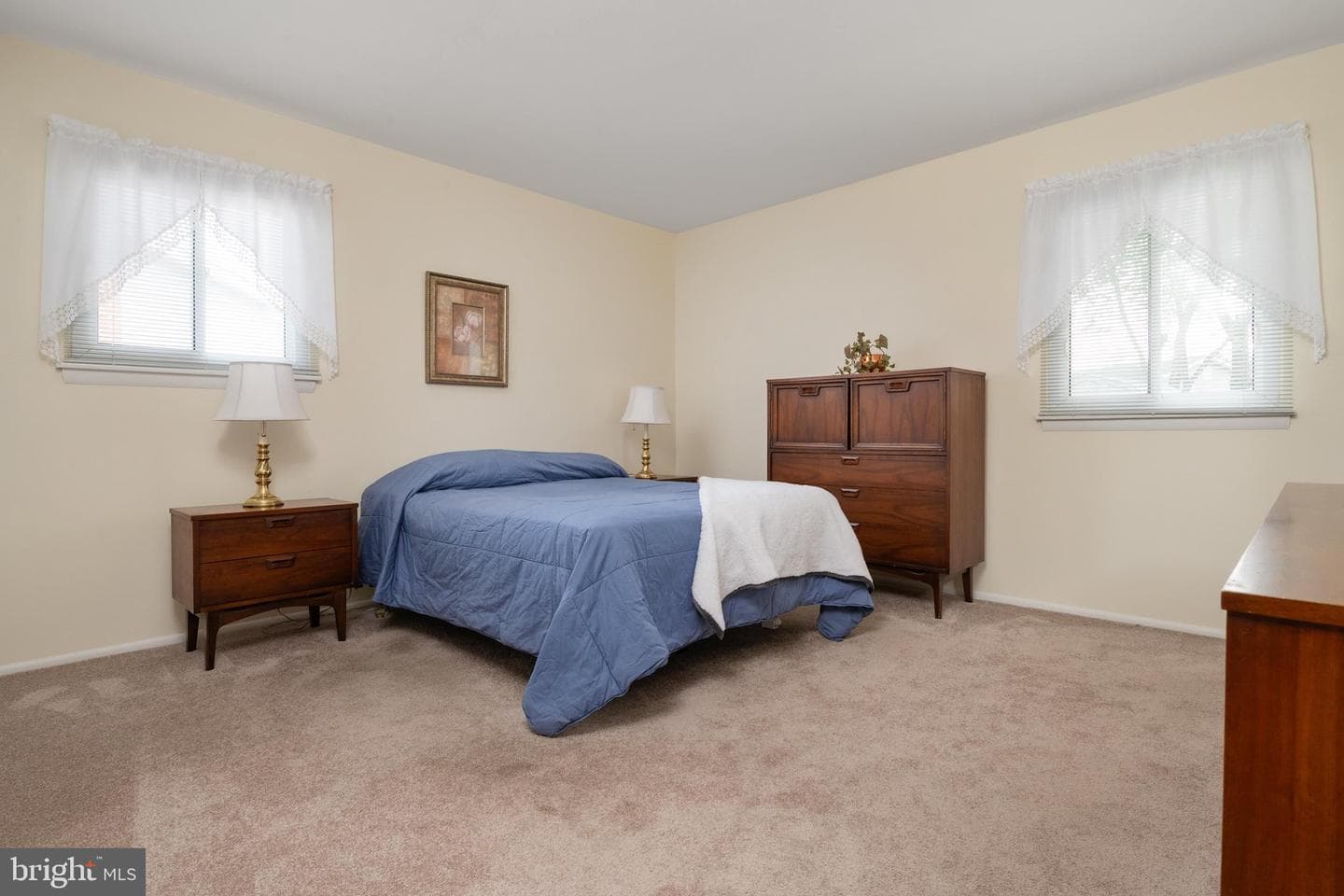 8245 Victoria Road photo 26