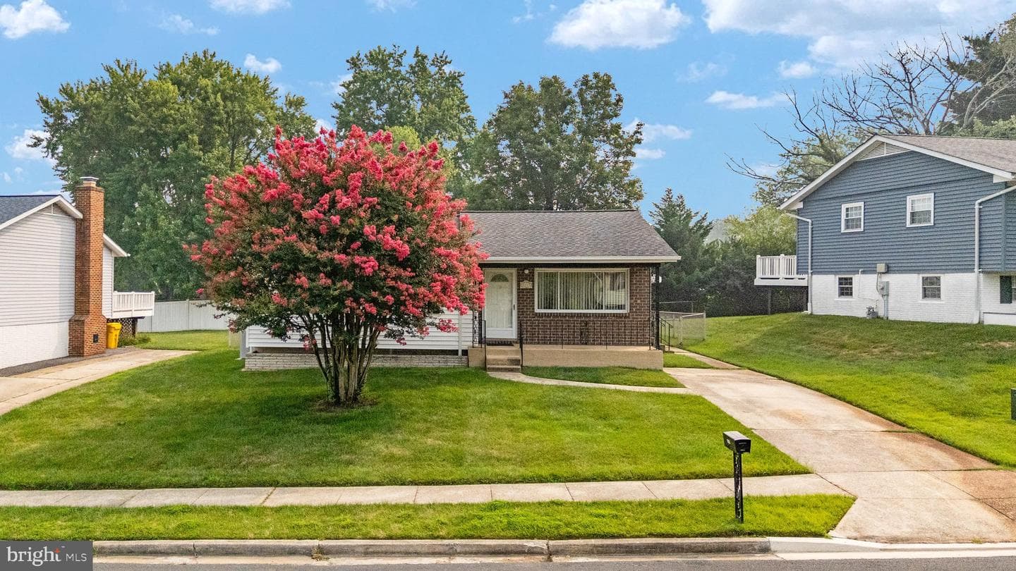 8245 Victoria Road photo 3