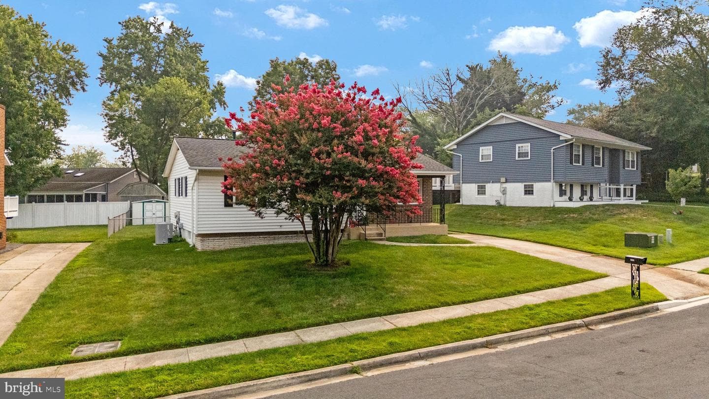8245 Victoria Road photo 4