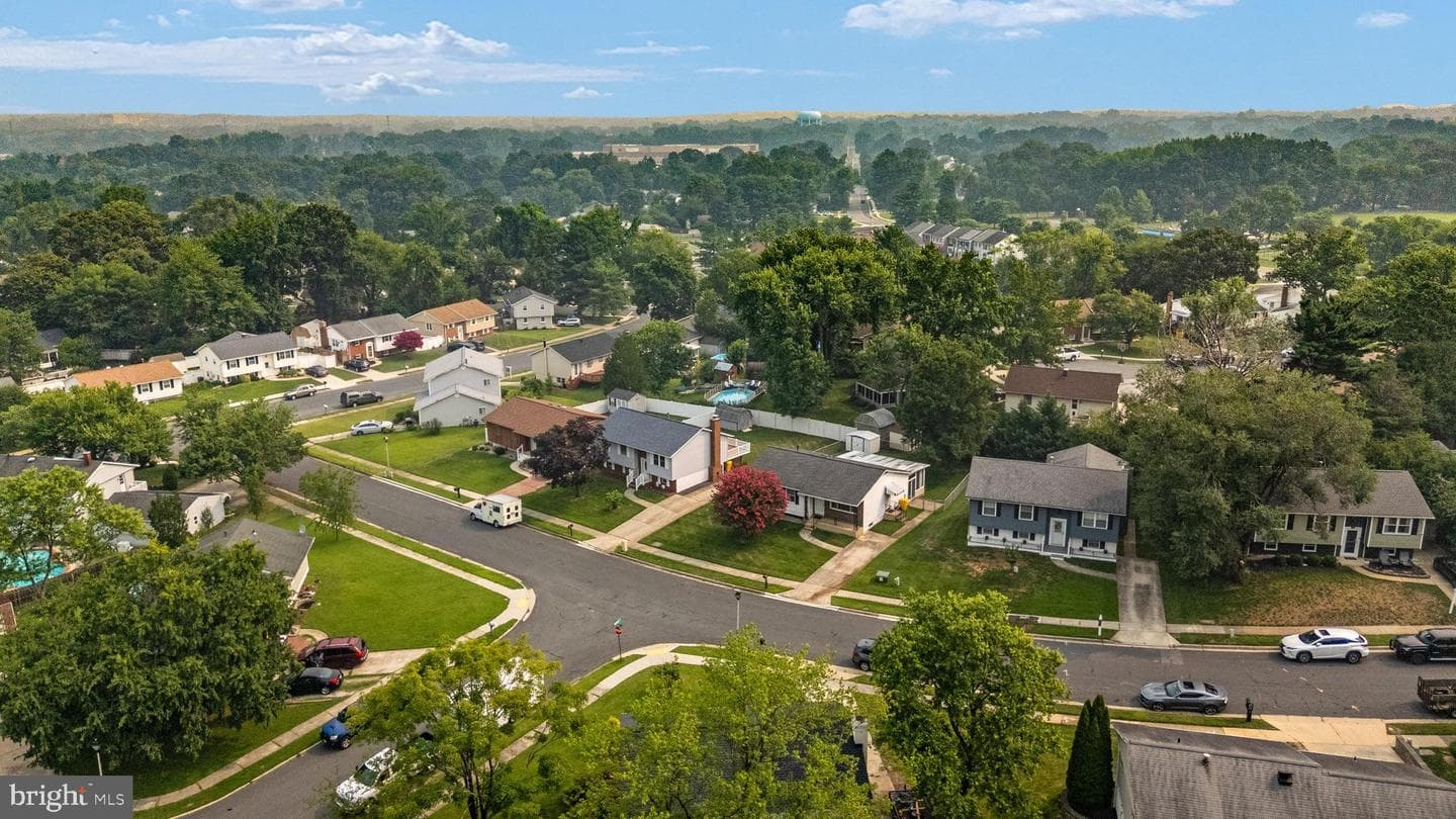 8245 Victoria Road photo 7