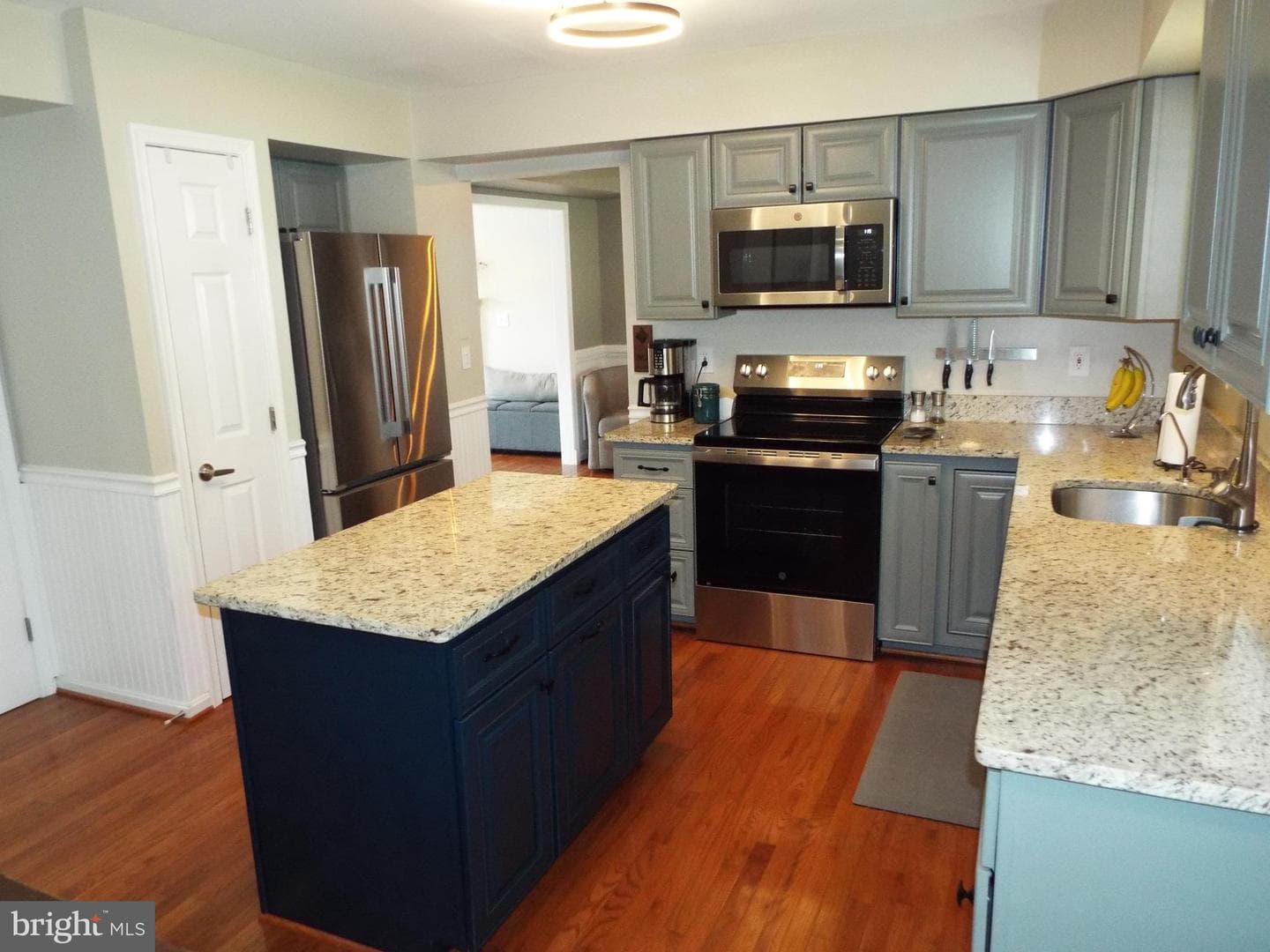 1275 Swan Drive photo 3
