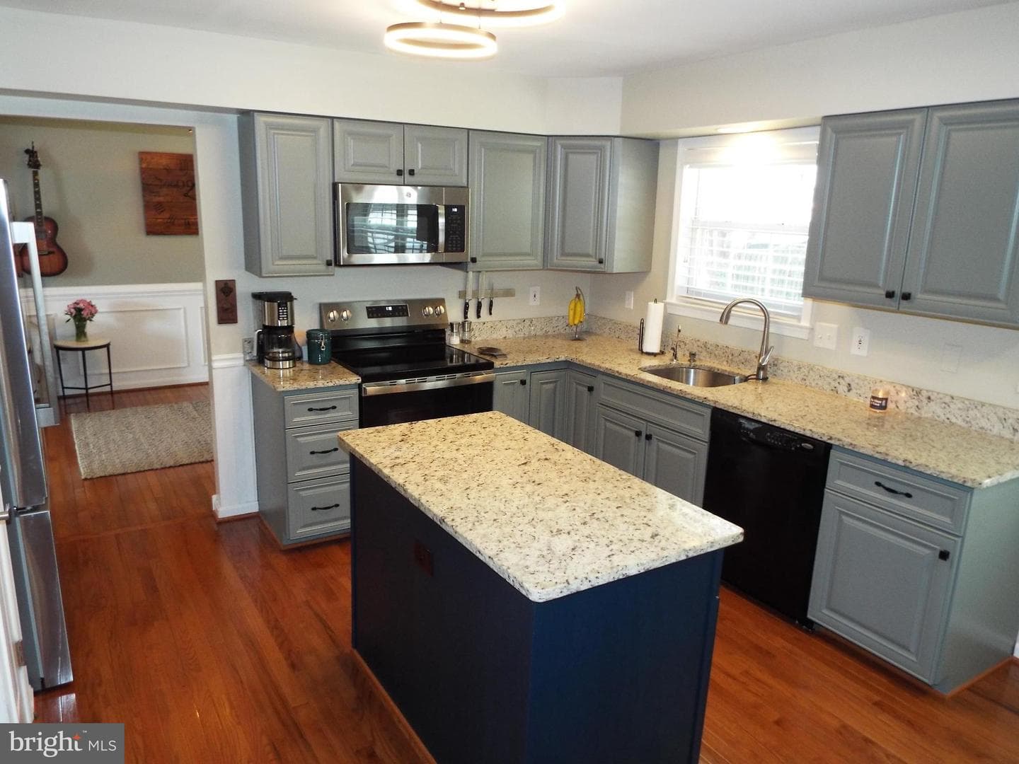 1275 Swan Drive photo 4