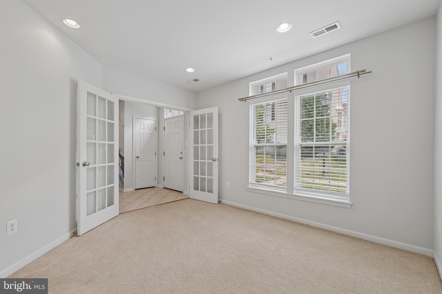 7644 Sandhurst Lane photo 11