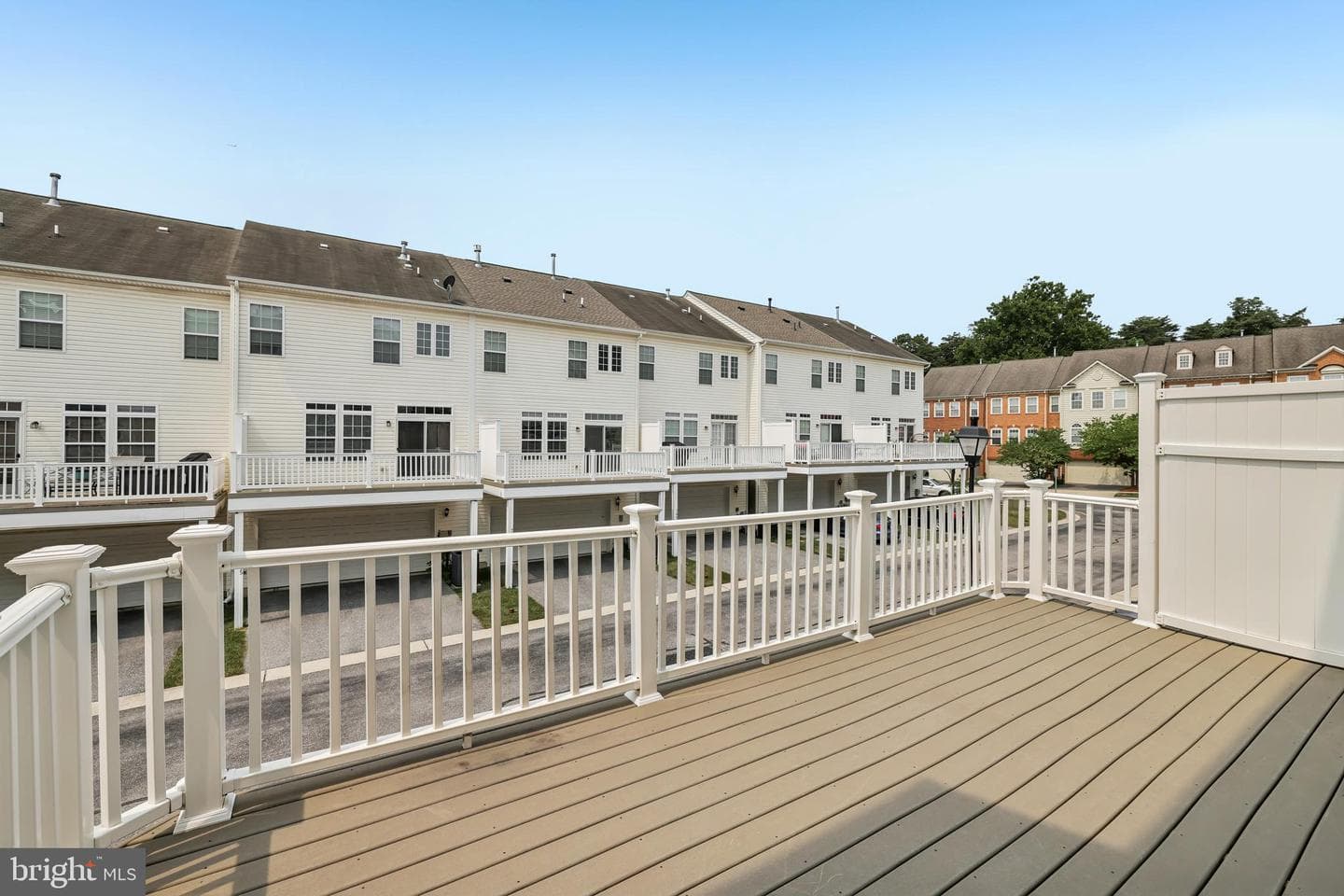 7644 Sandhurst Lane photo 36