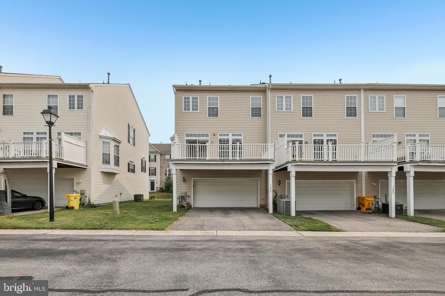 7644 Sandhurst Lane photo 38
