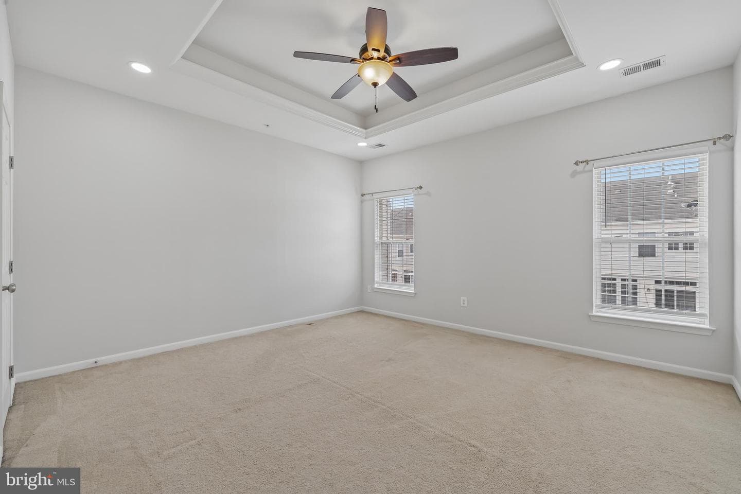 7644 Sandhurst Lane photo 4