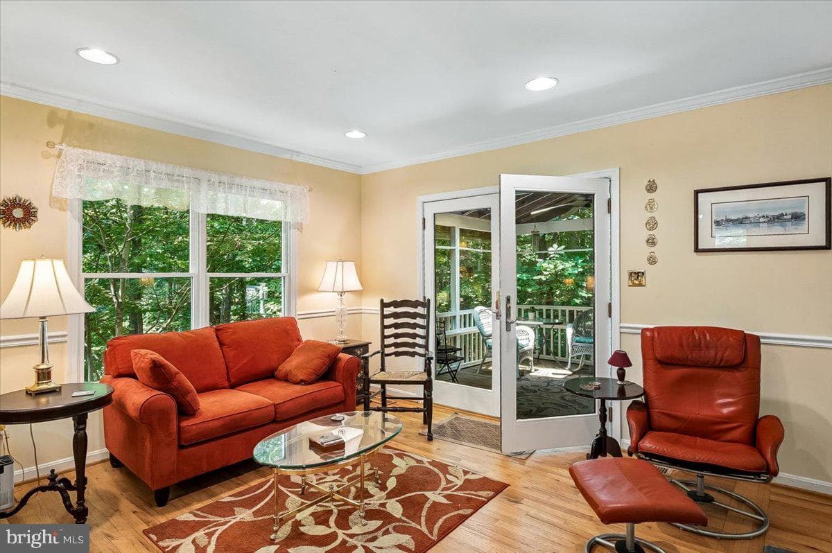 1070 Foxcroft Run photo 14