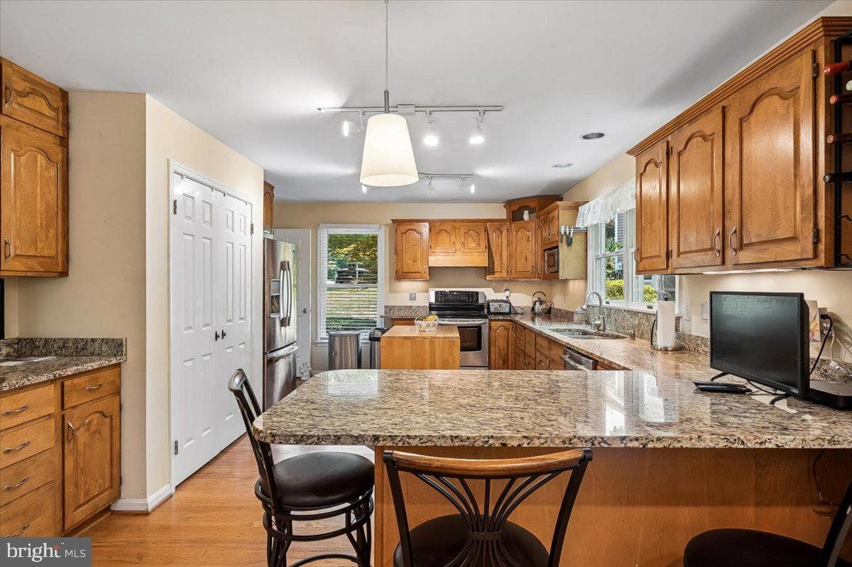 1070 Foxcroft Run photo 19