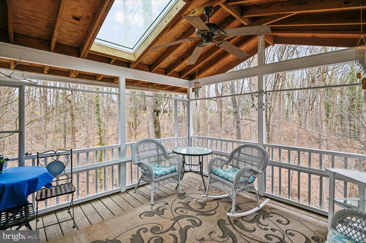 1070 Foxcroft Run photo 23