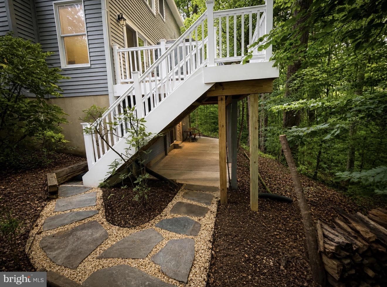 1070 Foxcroft Run photo 26