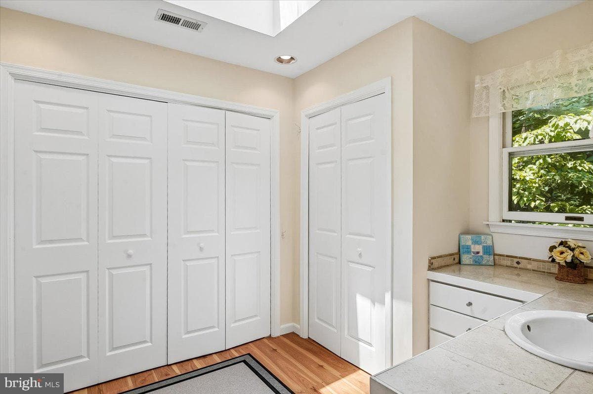 1070 Foxcroft Run photo 32