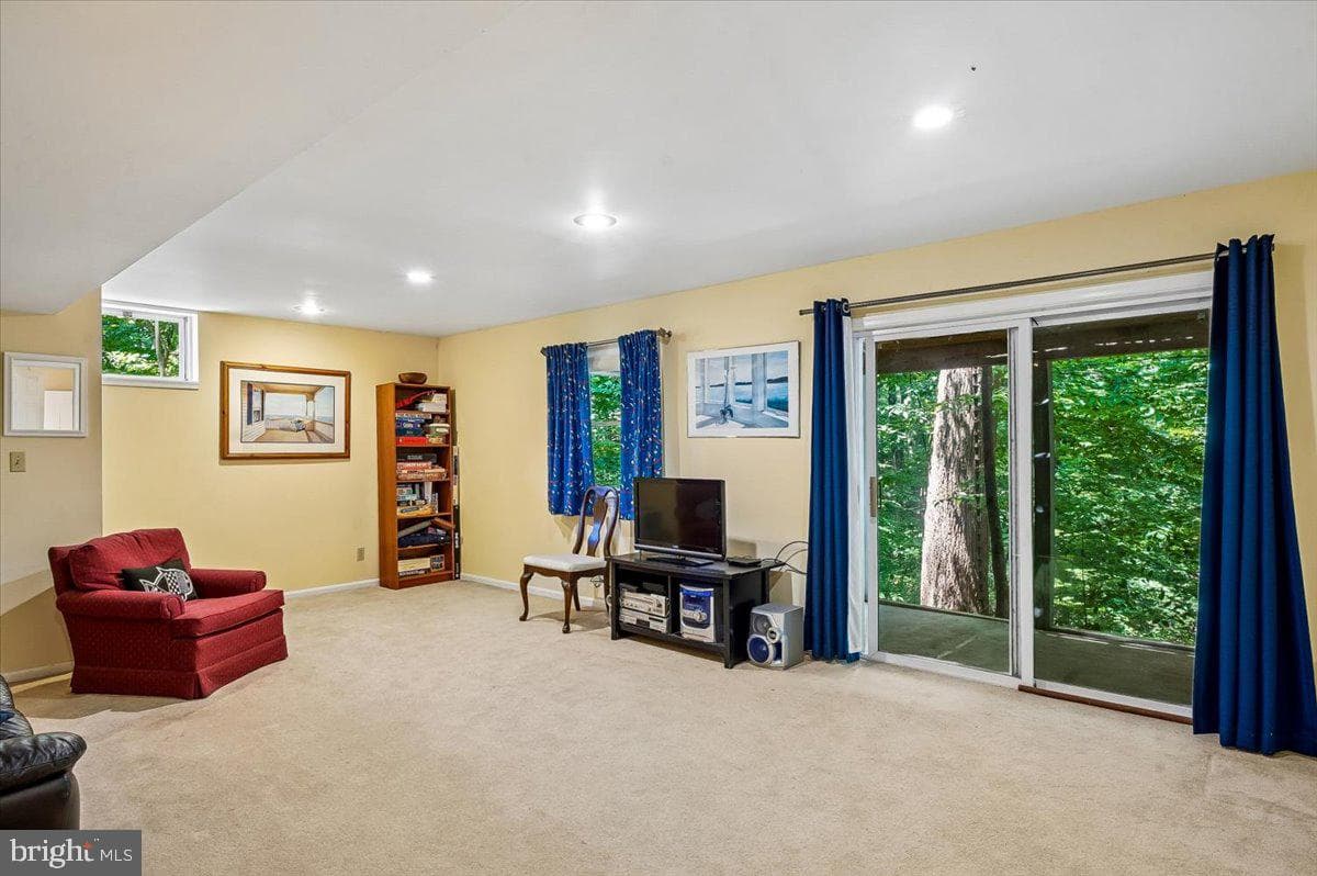 1070 Foxcroft Run photo 36