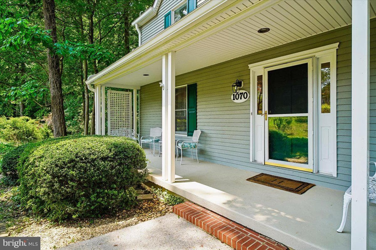 1070 Foxcroft Run photo 5
